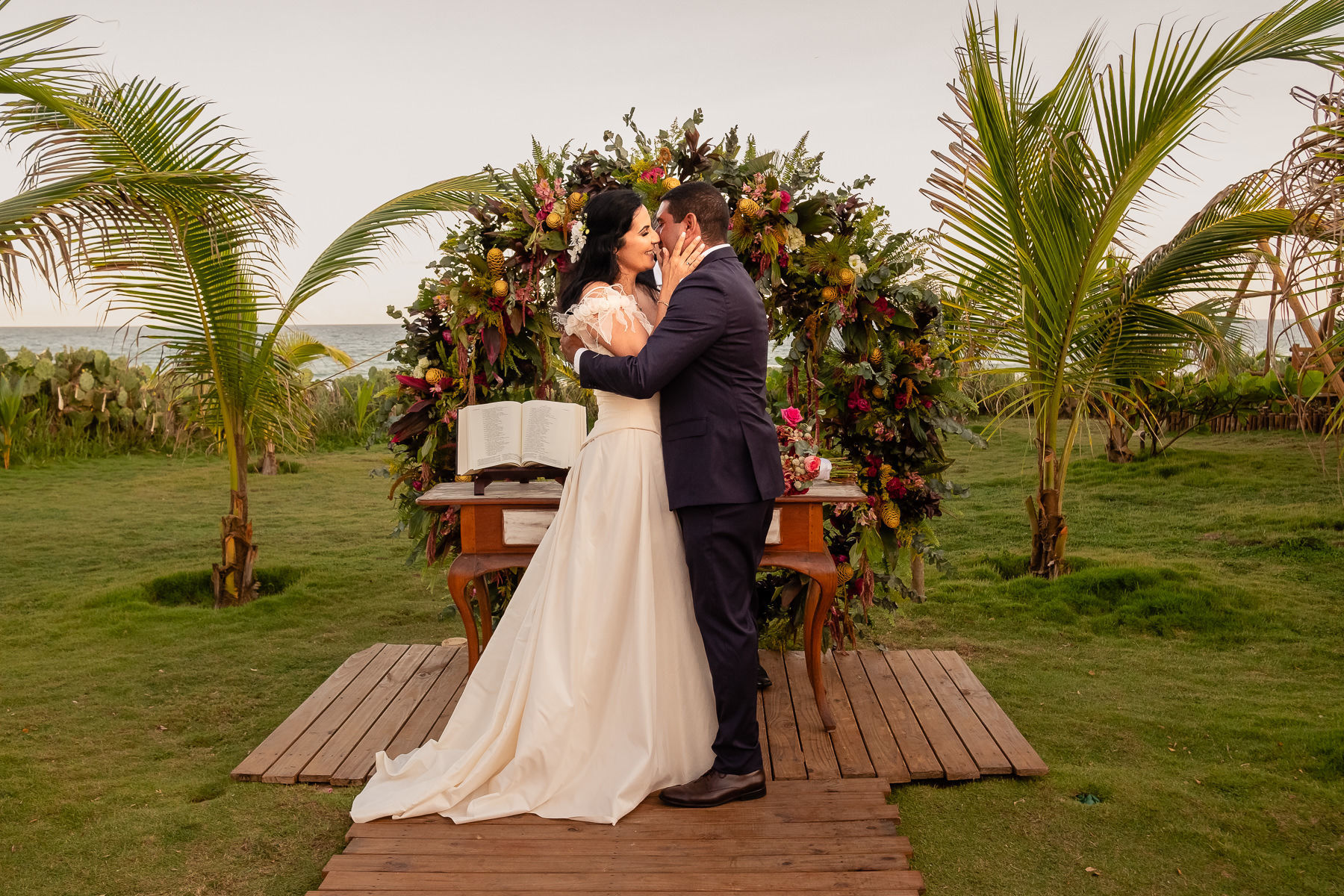 Foto Casamento Kaliandra & Junior - Tropicalia Eventos Salvador Foto Casamento Kaliandra & Junior - Tropicalia Eventos Salvador - Imagem 104